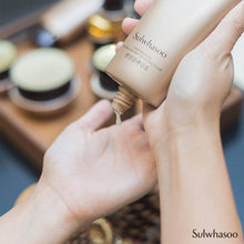 Load image into Gallery viewer, Sulwhasoo Timetreasure Extra Creamy Cleansing Foam Mini - Sữa rửa mặt chống lão hóa (15ml)
